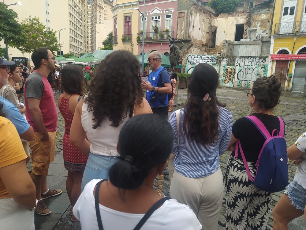 O free walking tour da Pequena África começa no Lgo São Francisco da Prainha